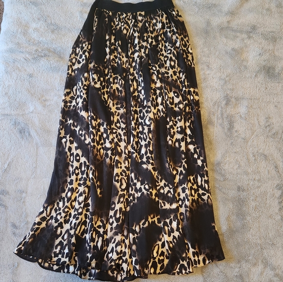 WHBM Black Leopard Long Maxi Skirt Size 2 - Picture 2 of 6